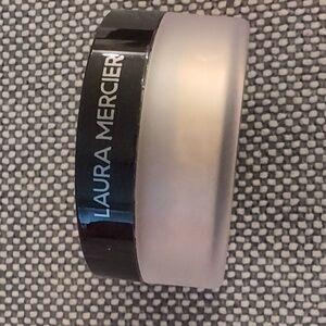 Laura Mercier translucent honey setting powder